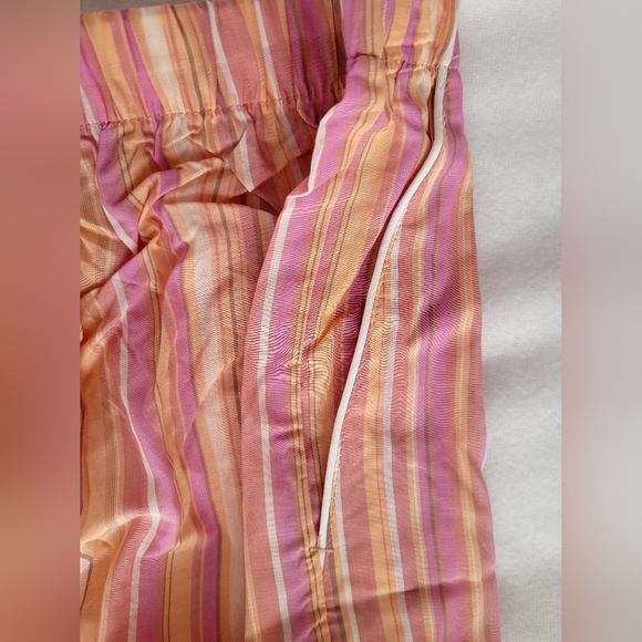 NWT Ladies Multicolor Sheeting Pull-on Drawstring Embellished Shorts Sz Medium - Picture 6 of 8